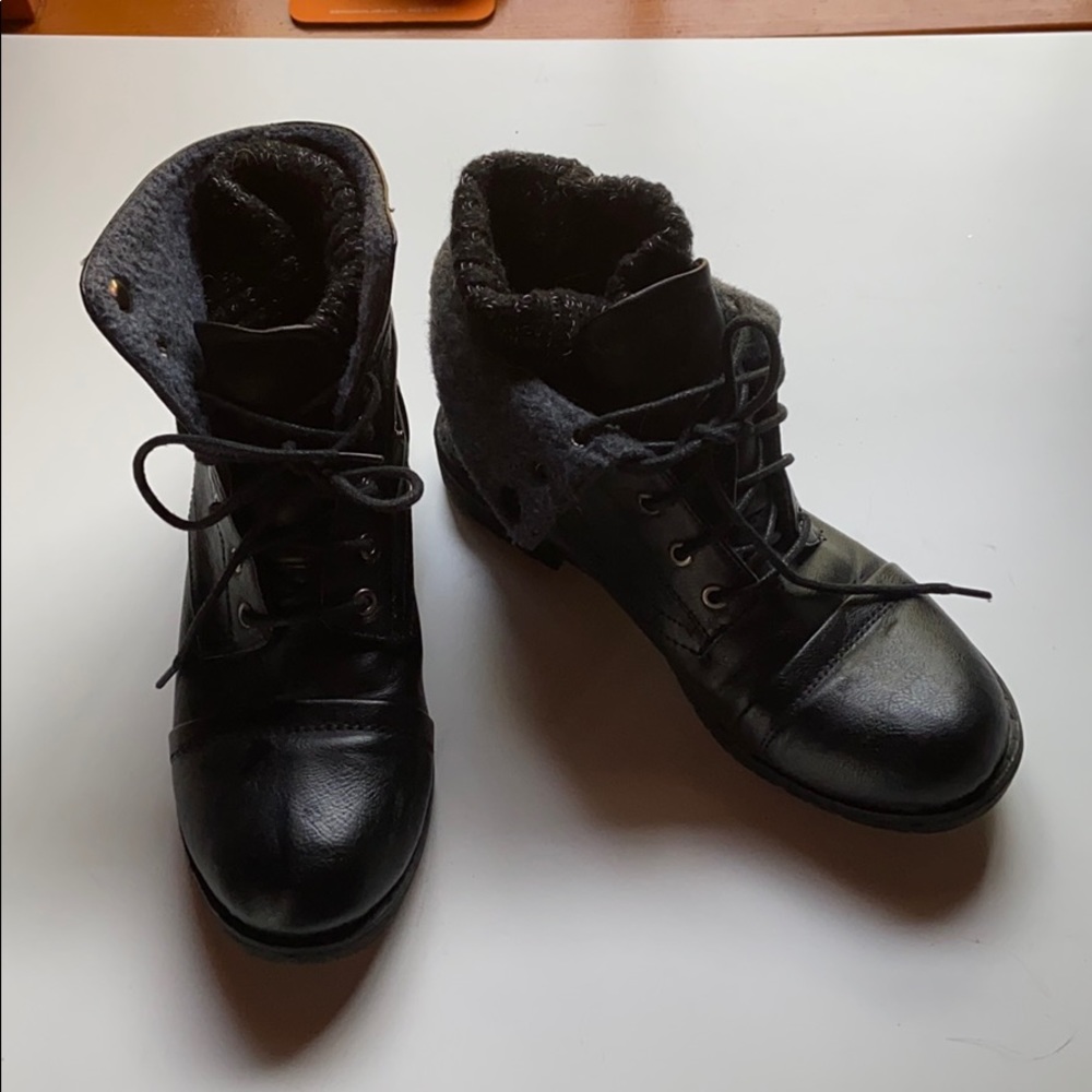 Ankle booties